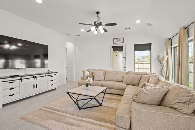 Photo - 906 Sendero Trail