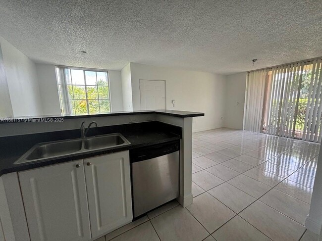 Building Photo - 12136 Saint Andrews Pl Unit 102 Rental