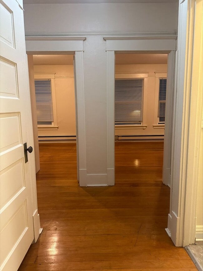 Photo - Roxbury Apartments