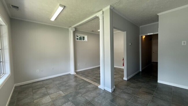 Commercial Office Space in Historic Richmond Hill