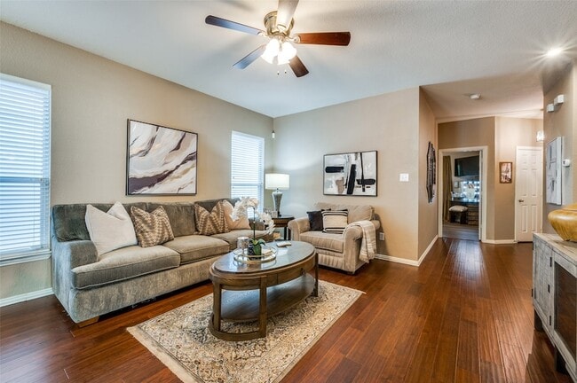 Photo - 1375 Kingston Pl