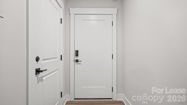 Photo - 2025 Clarksdale Dr