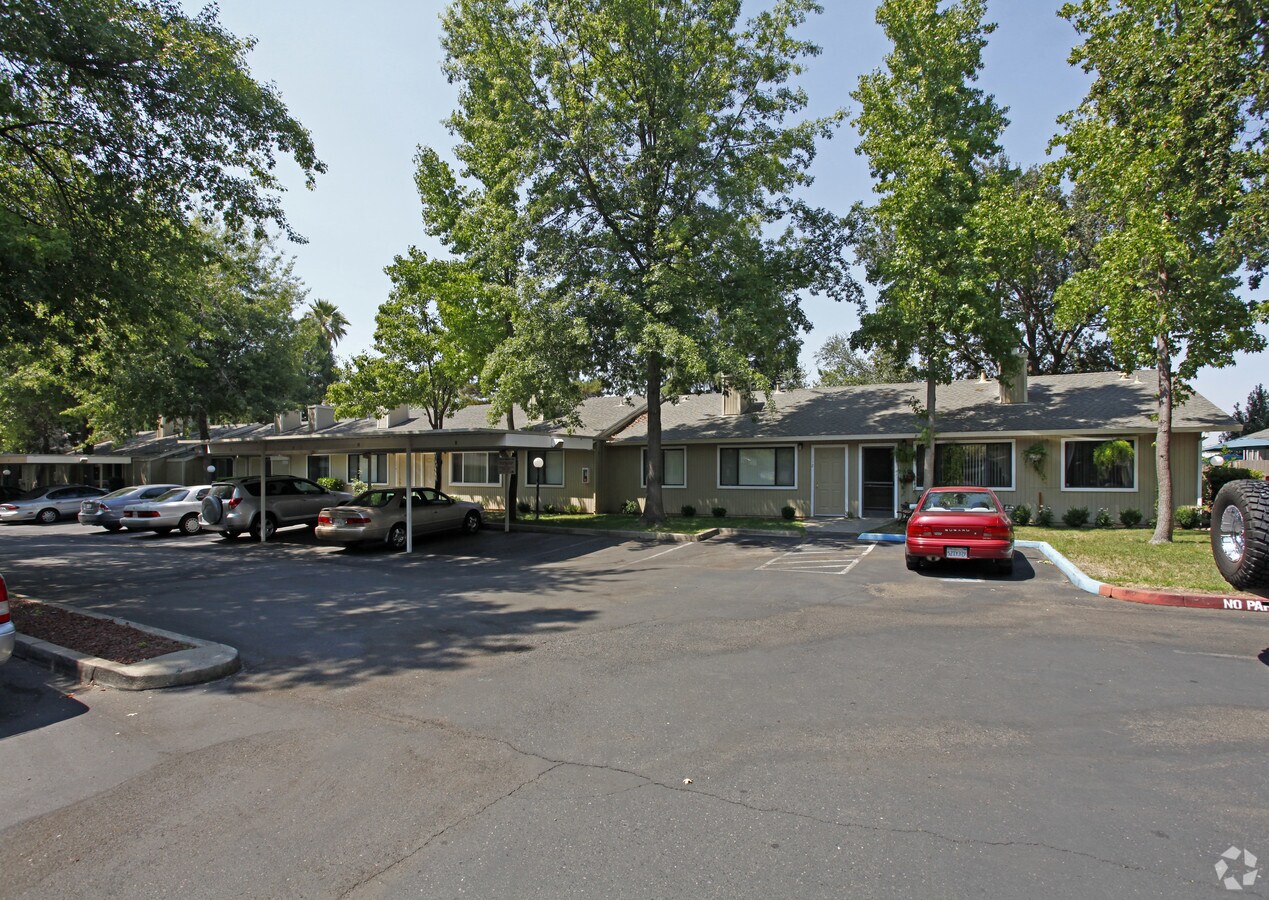 Country Lane Apartments - Country Lane Apartments