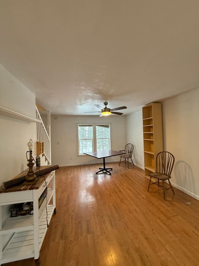 Photo - Parham McCormick Rd Unit Upstairs