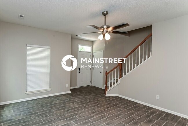 Photo - 3 Bedroom Pet-Friendly Home in Charlotte, NC with Main Street Renewal