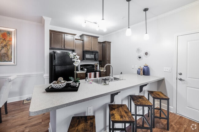 1BR, 1BA - 708SF - Kitchen Island