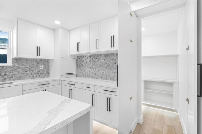 Photo - 216 NE 160th St