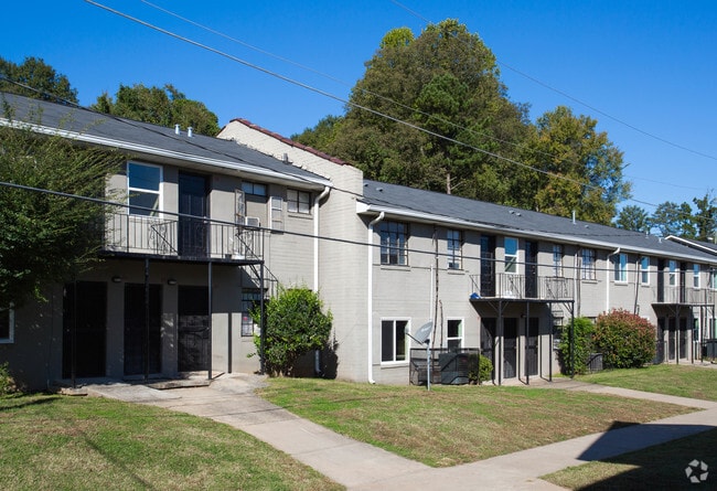 Community - Fairway Court Apartments
