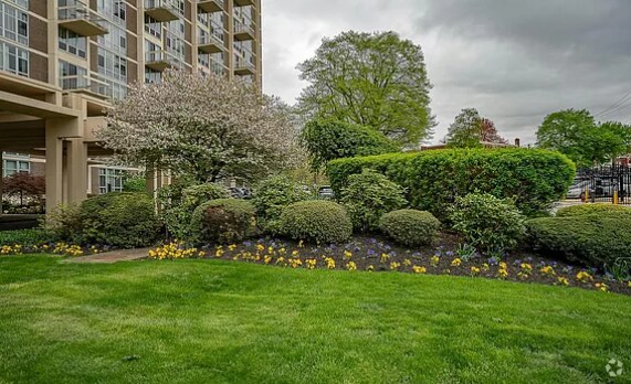 Building Photo - 3600 Conshohocken Ave Unit 2214 Rental