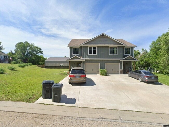 Building Photo - 506/508 Elm Unit 506 Elm