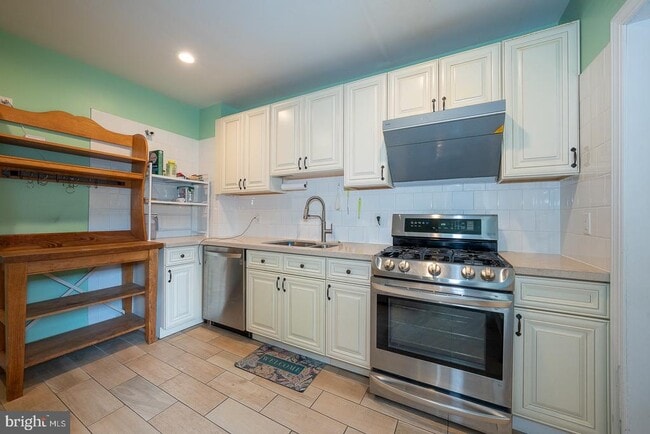 Photo - 110 Llanfair Rd