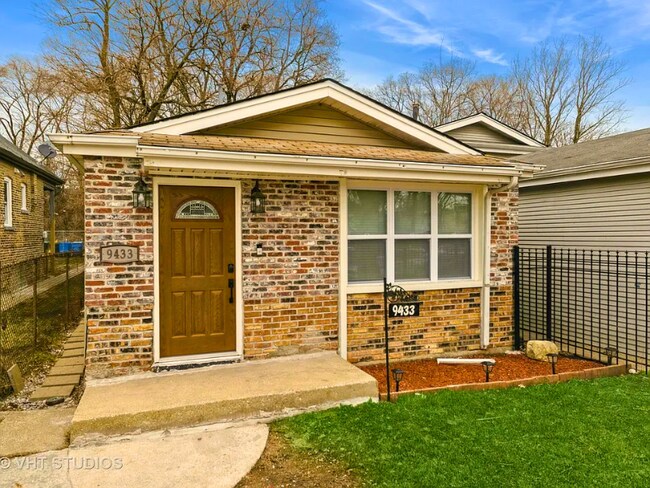 Photo - 9433 S Burnside Ave Casa