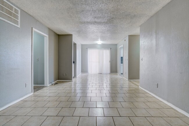 Photo - 3 bed 2 bath duplex in Midwest City