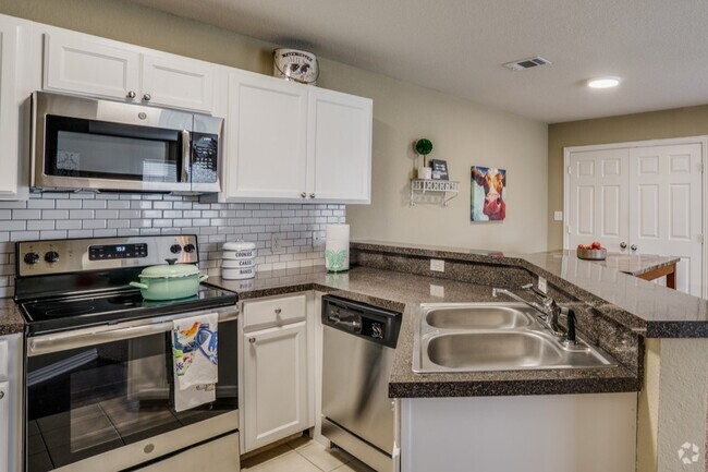 Upstairs Kitchen (Upgraded) - Woodhaven Villas Rental