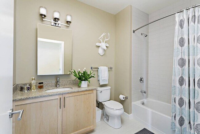 Photo - 227 D St Unidad 5