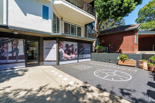 Área de juegos al aire libre | Creekwood | Apartamentos en alquiler en Hayward CA