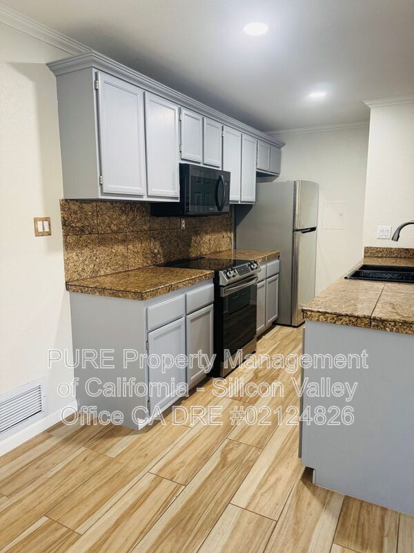 Photo - 264 Tradewinds Ct Unit 2