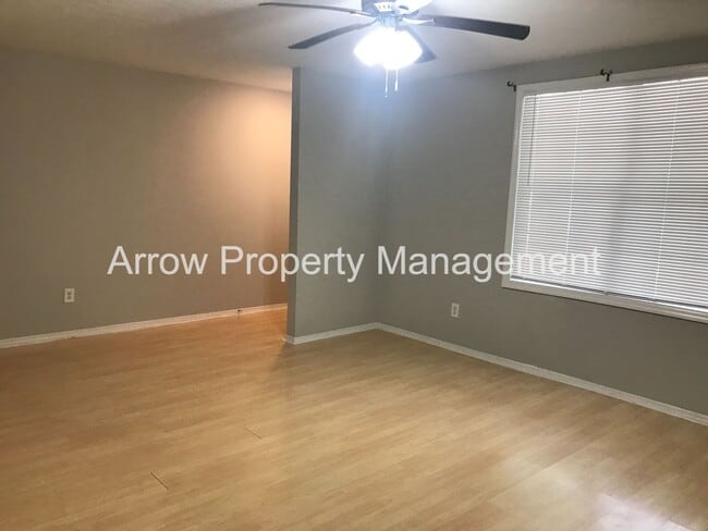 Photo - Great 2 Bedroom Townhome on Quiet Dead-End Street!