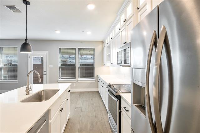 Photo - 2133 Lovedale Ave