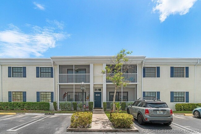 Building Photo - 120 Cypress Club Dr Unit 231