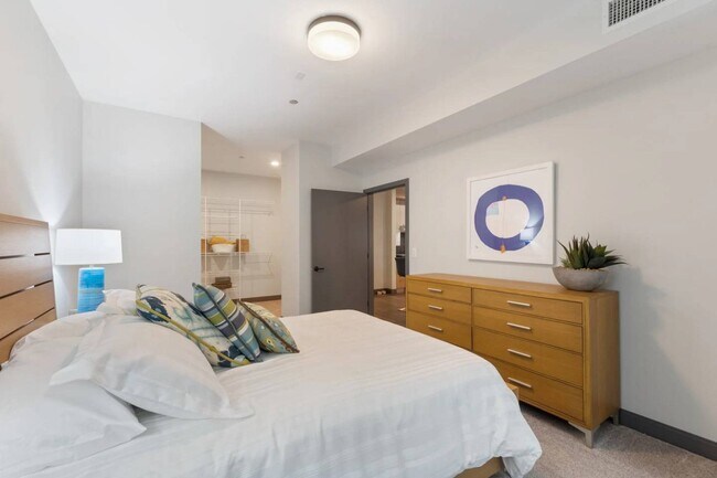 Photo - Millennium on LaSalle