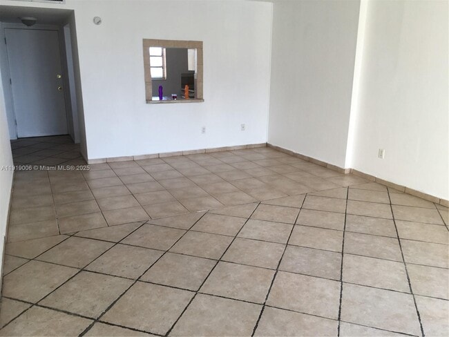 Photo - 16400 NE 17th Ave Unit 304-2