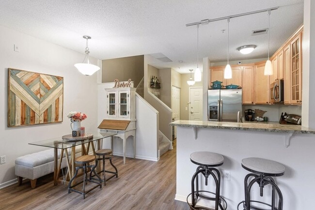 Building Photo - 680 N 2nd St