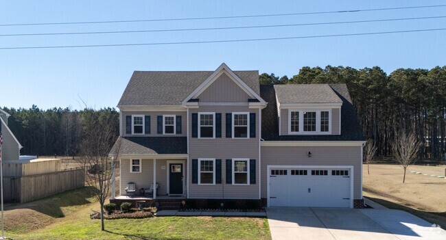 Building Photo - Hickory Half Acre with 4 beds 2.5 baths Rental