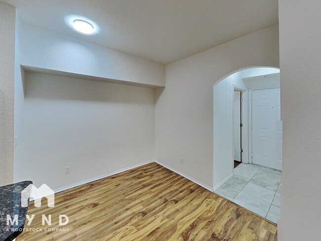 Photo - 829 Camargo Way Unit 306