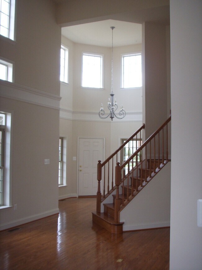 3017 Sanctuary Ln