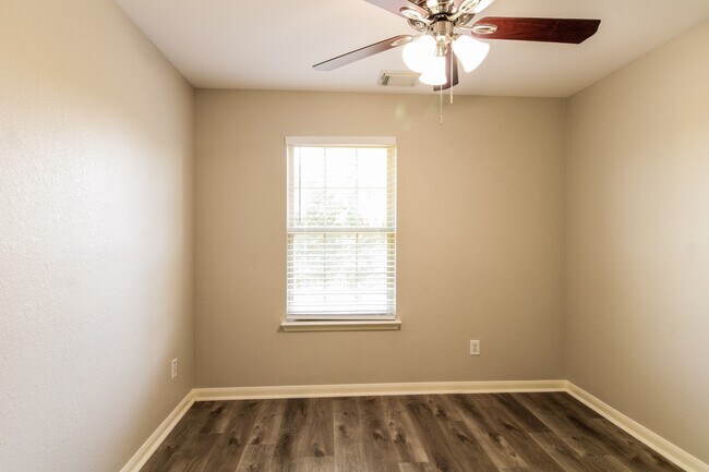 Photo - 29415 Legends Hill Dr