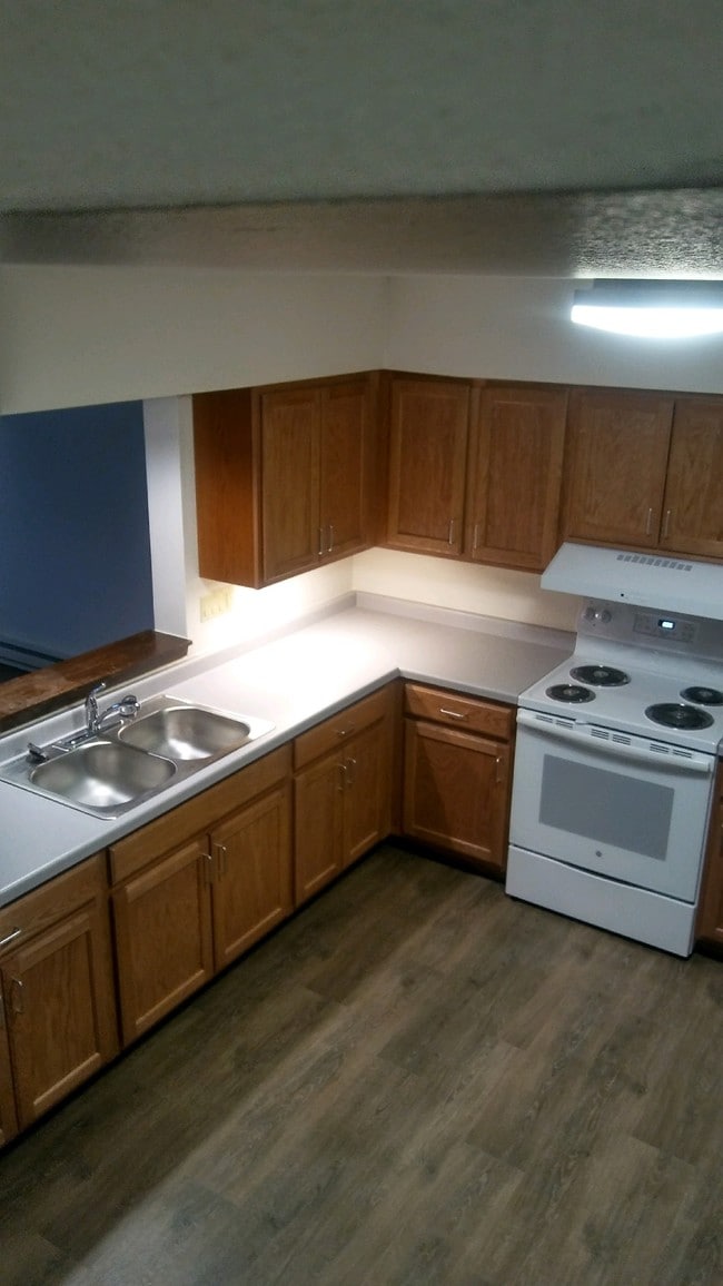 Bay Hill Apartments - Bay Hill Apartments