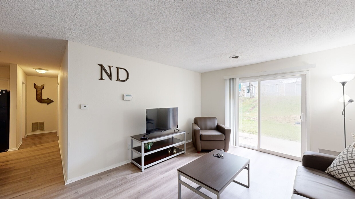 Photo - The Bend Apartments - Student Housing