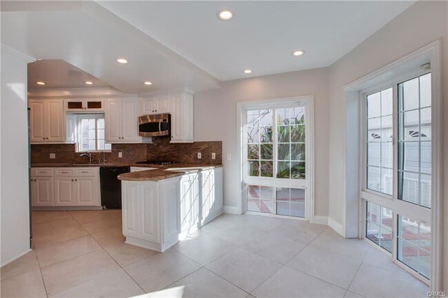 Building Photo - 3667 Sawtelle Blvd Rental
