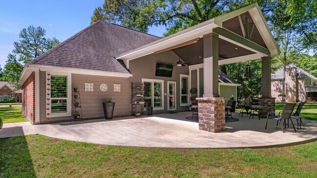 Photo - 502 Garrett Dr