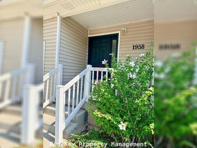 Photo - 40 W Townhome