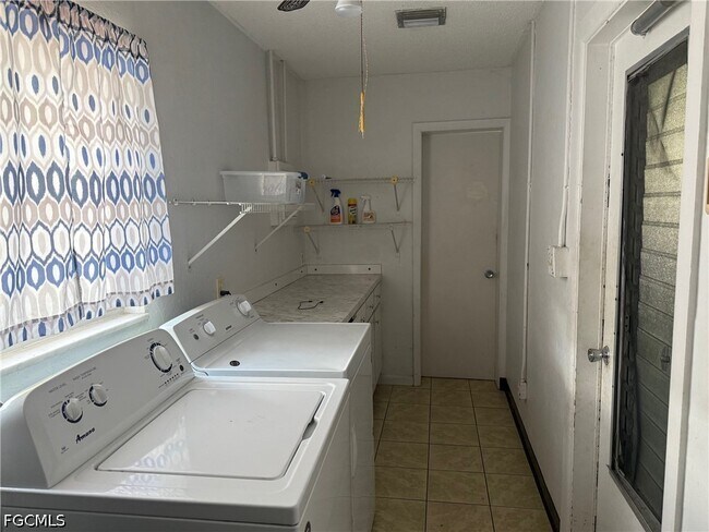 Photo - 212 Davis Rd