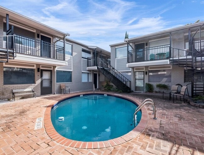 Building Photo - 309 Stratford St Unit 6