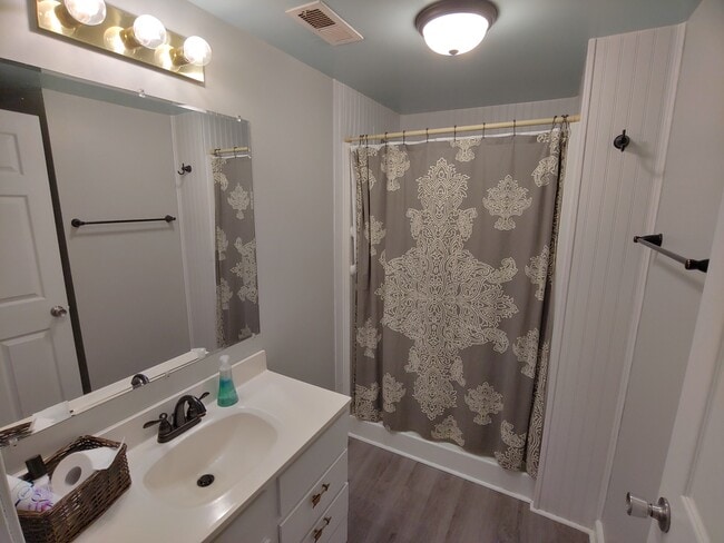 Building Photo - 1208 Brunner St NW Rental