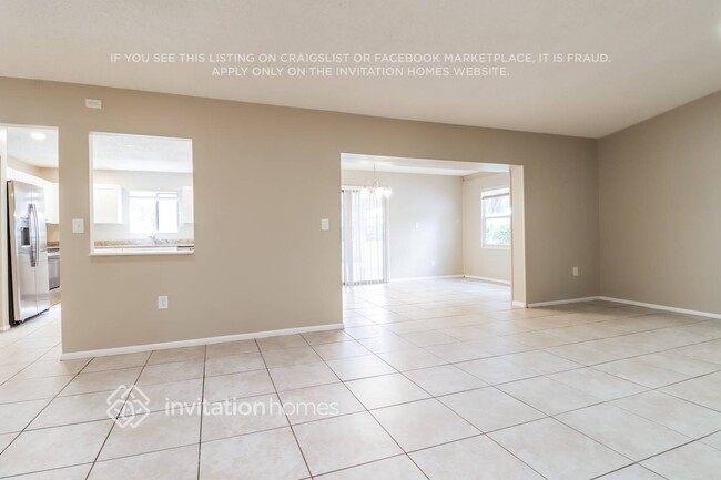 Photo - 10325 56th St