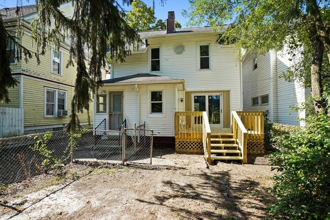 Photo - Spacious 3 Bed, 2 Bath in Newark - Move-In Ready