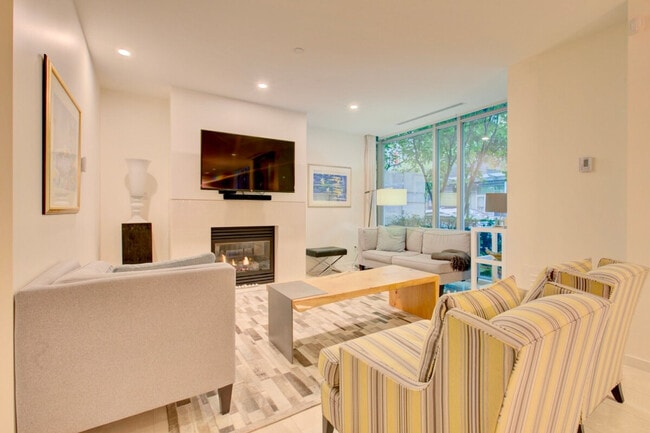 Building Photo - 1163 W Cordova St Unit ID1345523P