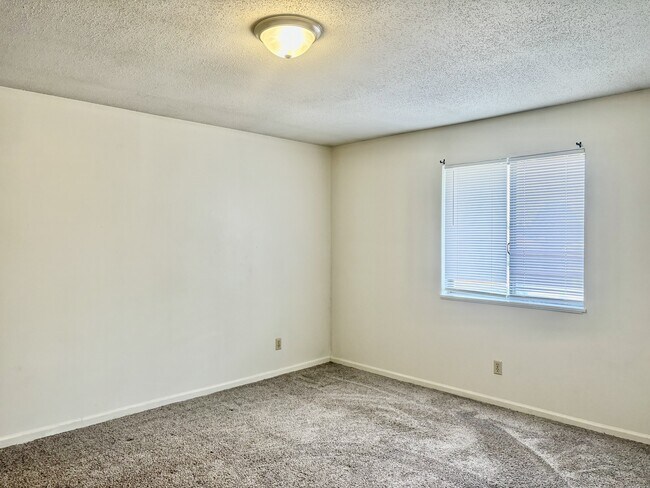 Photo - 1153 Country Ln