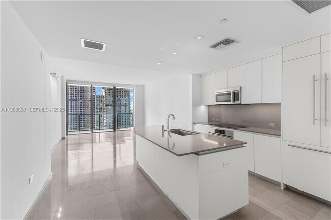 Photo - 68 SE 6th St Unidad 2006