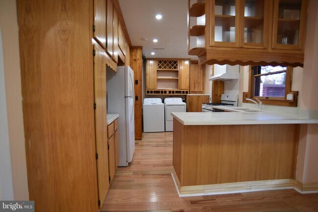 Photo - 4011 Lees Corner Rd