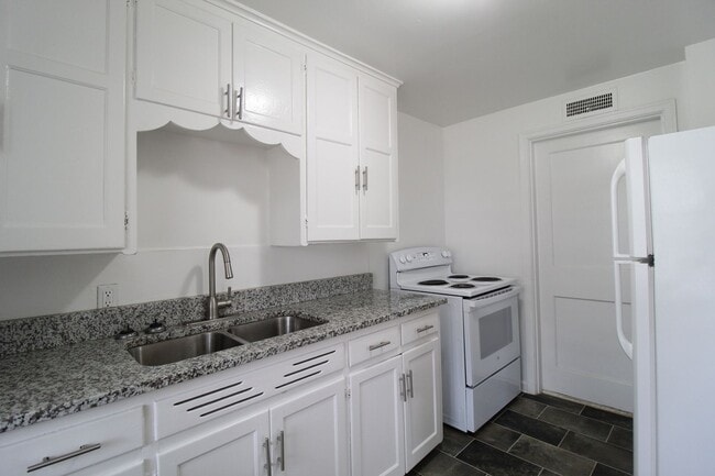 Photo - 1 Bedroom 1 Bath Duplex in Navy Hill Area in Olathe