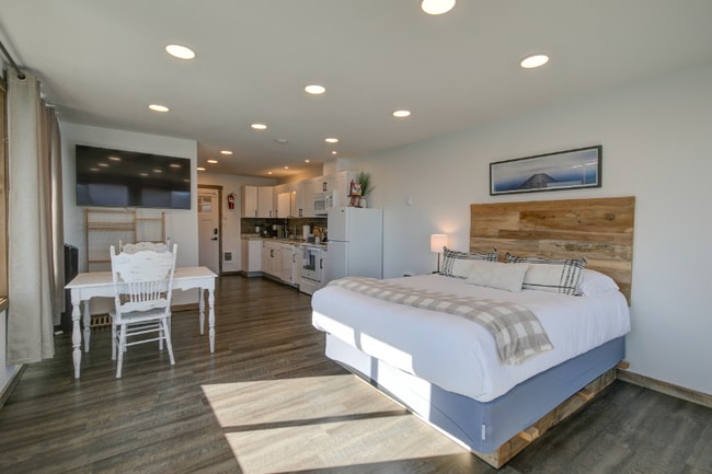 Photo - 1015 Robert Bush Drive East Unidad Suite 2