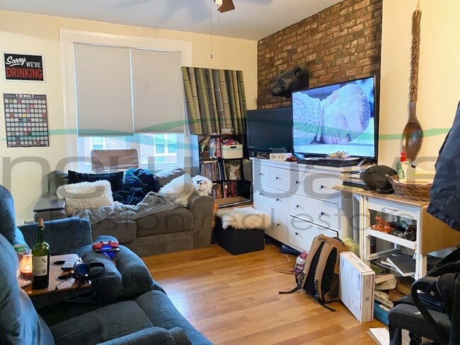Building Photo - 4 Greenwich St Unit 3