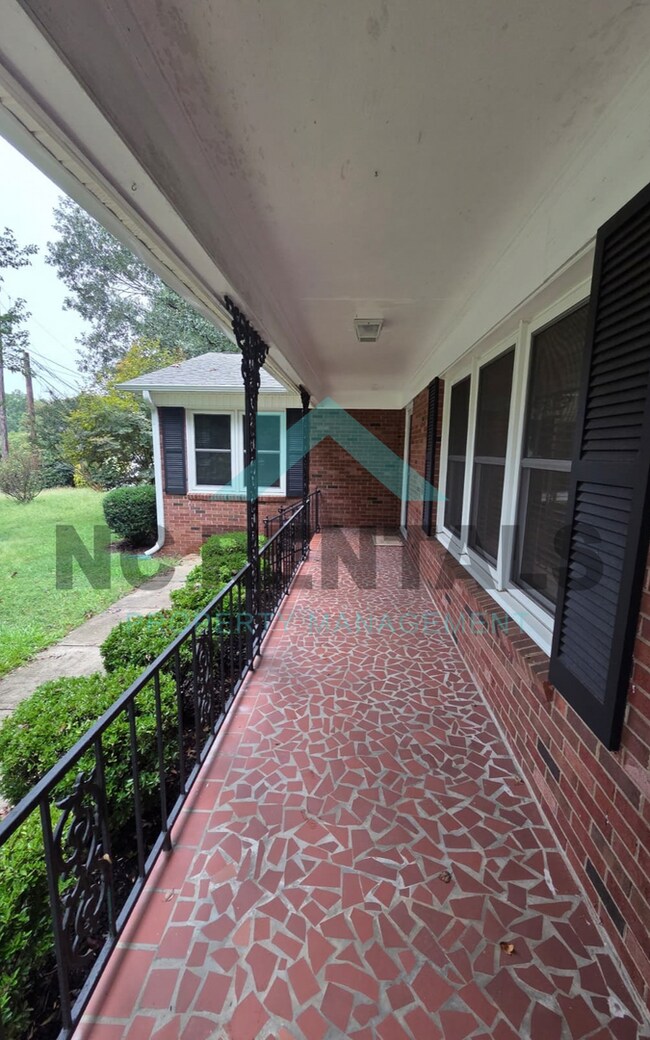 706 Hedrick Dr