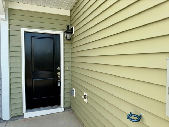 Photo - 276 Shingle Oak Rd